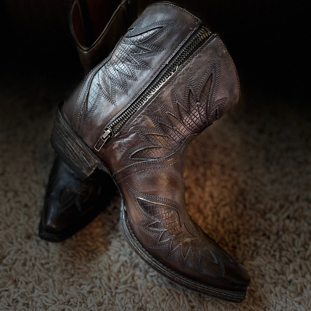 Ariat Western Cowboy Boots